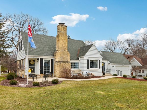 840 Kurtis Dr, Elm Grove, WI 53122