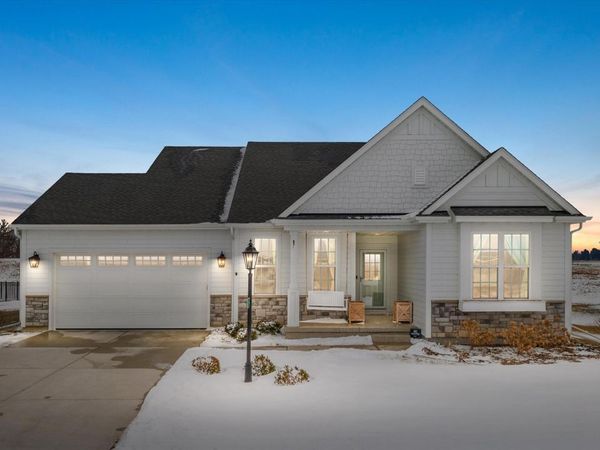 35097 Yahara Dr, Summit, WI 53066