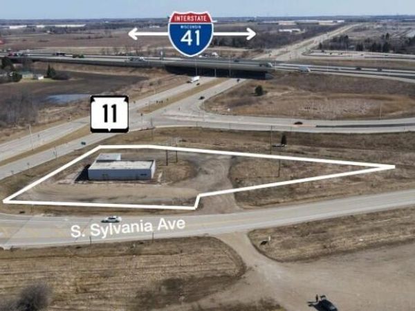 3323 S Sylvania Ave, Yorkville, WI 53177