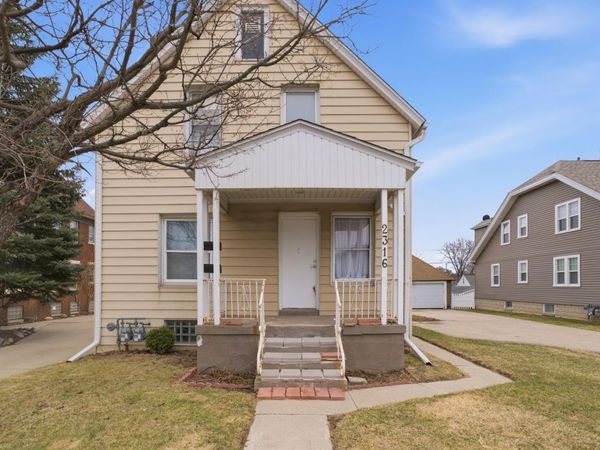 2316 S 84th St, West Allis, WI 53227