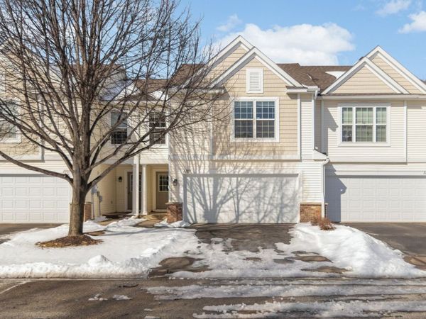2209 St Johns Place , Woodbury, MN 55129