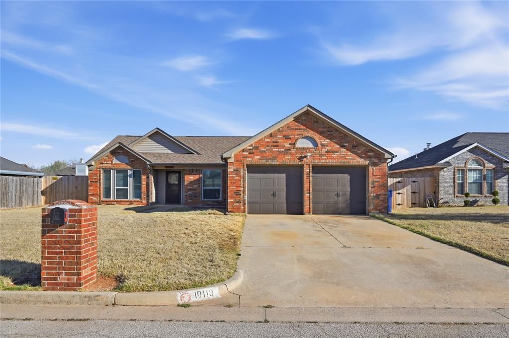 10113 Hollyhead Way, Yukon, OK 73099 Main Photo
