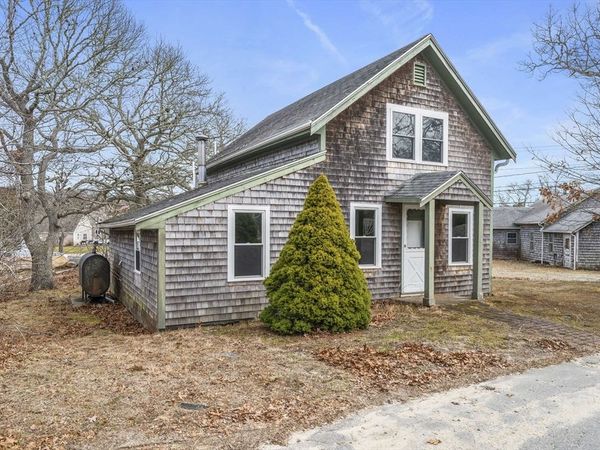 3 Short Neck Rd, Wareham, MA 02532