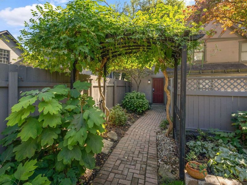 99 E Deshler Avenue, Columbus, OH 43206 Photo 100