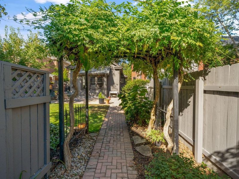 99 E Deshler Avenue, Columbus, OH 43206 Photo 102