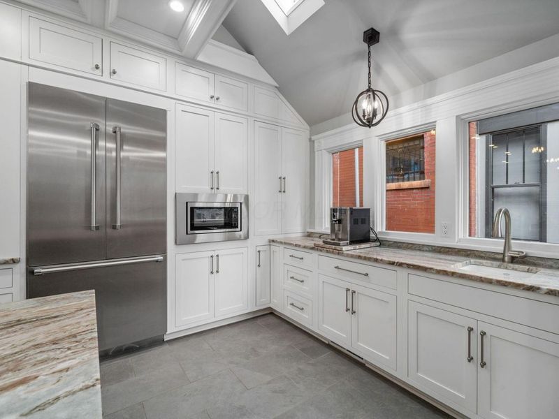 99 E Deshler Avenue, Columbus, OH 43206 Photo 32