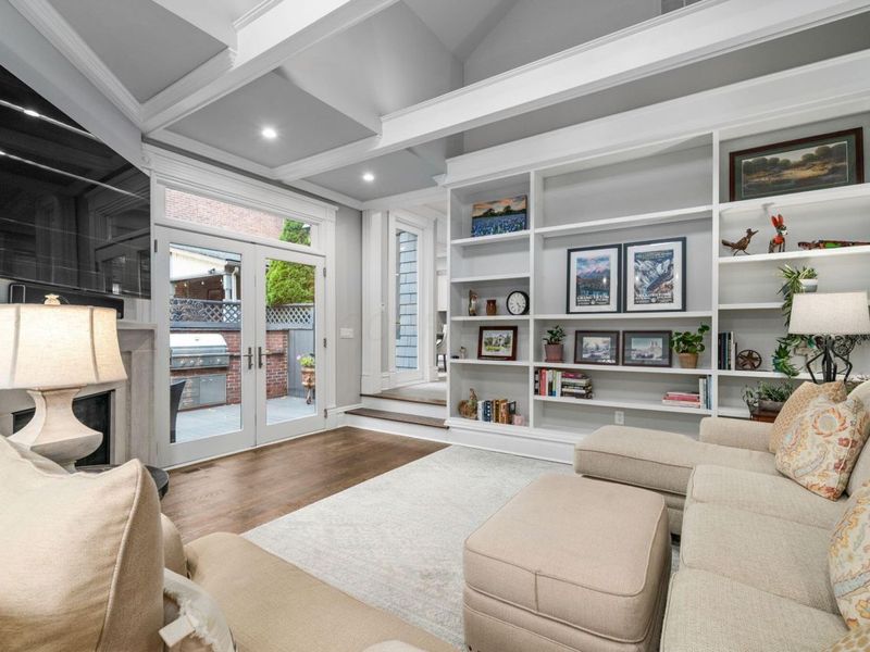 99 E Deshler Avenue, Columbus, OH 43206 Photo 47