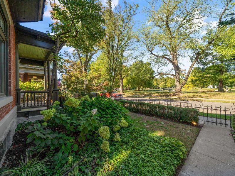 99 E Deshler Avenue, Columbus, OH 43206 Photo 7