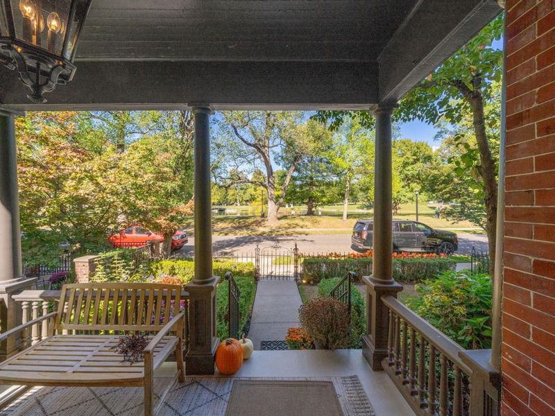 99 E Deshler Avenue, Columbus, OH 43206 Photo 8