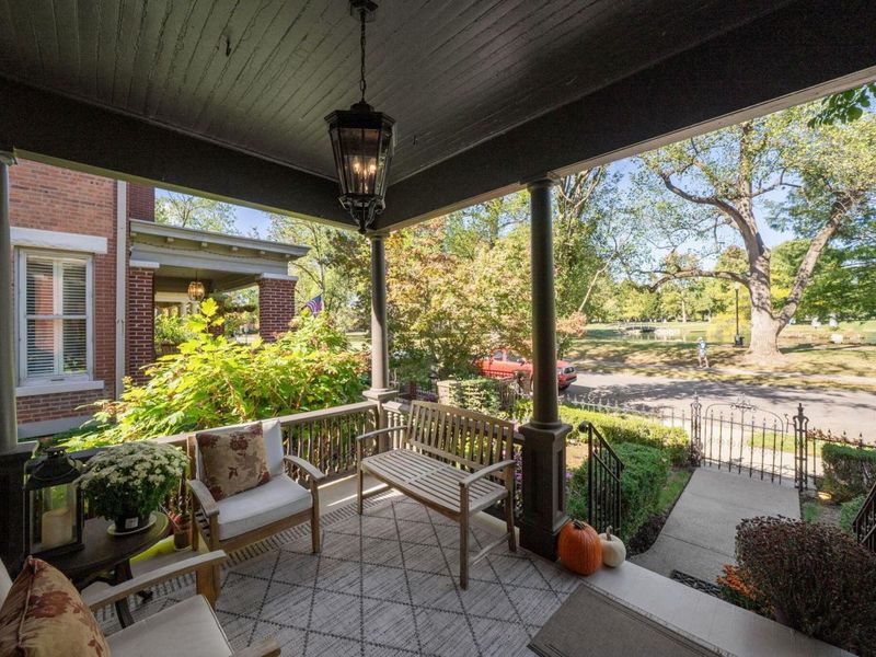 99 E Deshler Avenue, Columbus, OH 43206 Photo 9