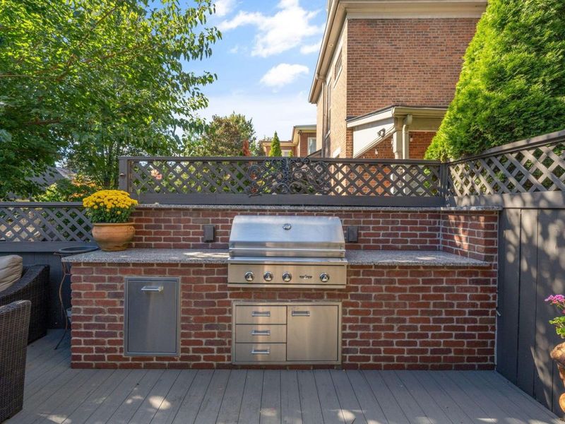 99 E Deshler Avenue, Columbus, OH 43206 Photo 92