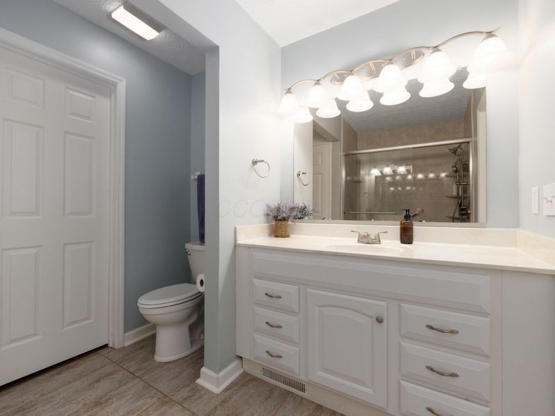 8536 Lazelle Village Drive , Lewis Center, OH 43035 Photo 19