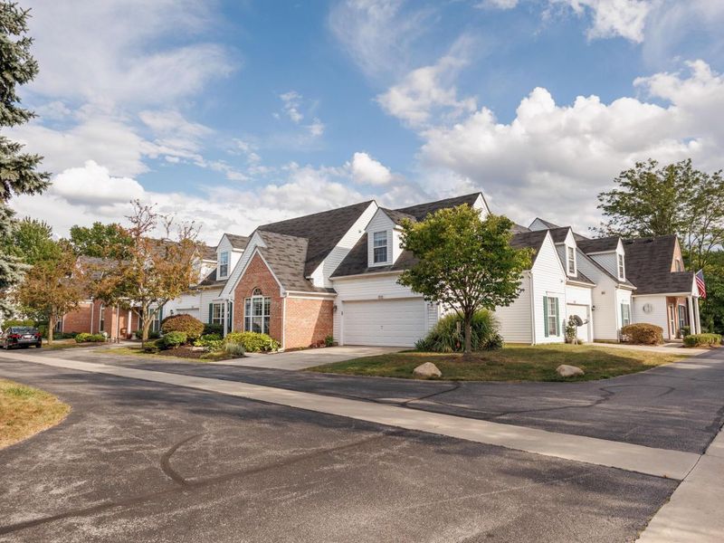 8536 Lazelle Village Drive , Lewis Center, OH 43035 Photo 3