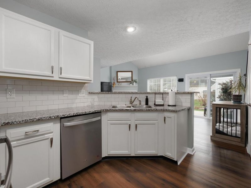 8536 Lazelle Village Drive , Lewis Center, OH 43035 Photo 9