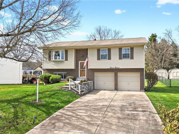 1213 Megown Dr, South Park, PA 15129