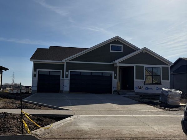 1625 NW Parkside Lane, Waukee, IA 50263
