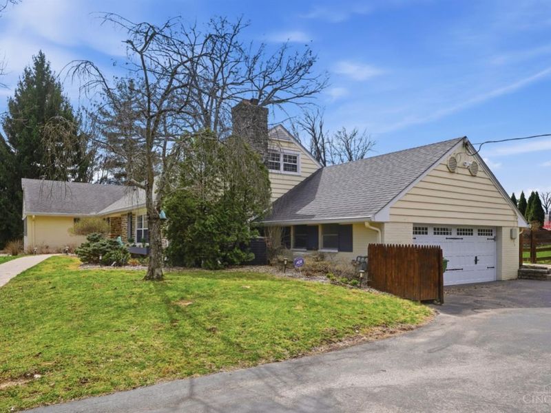 9101 Hoffman Farm Lane, Indian Hill, OH 45242 Photo 4