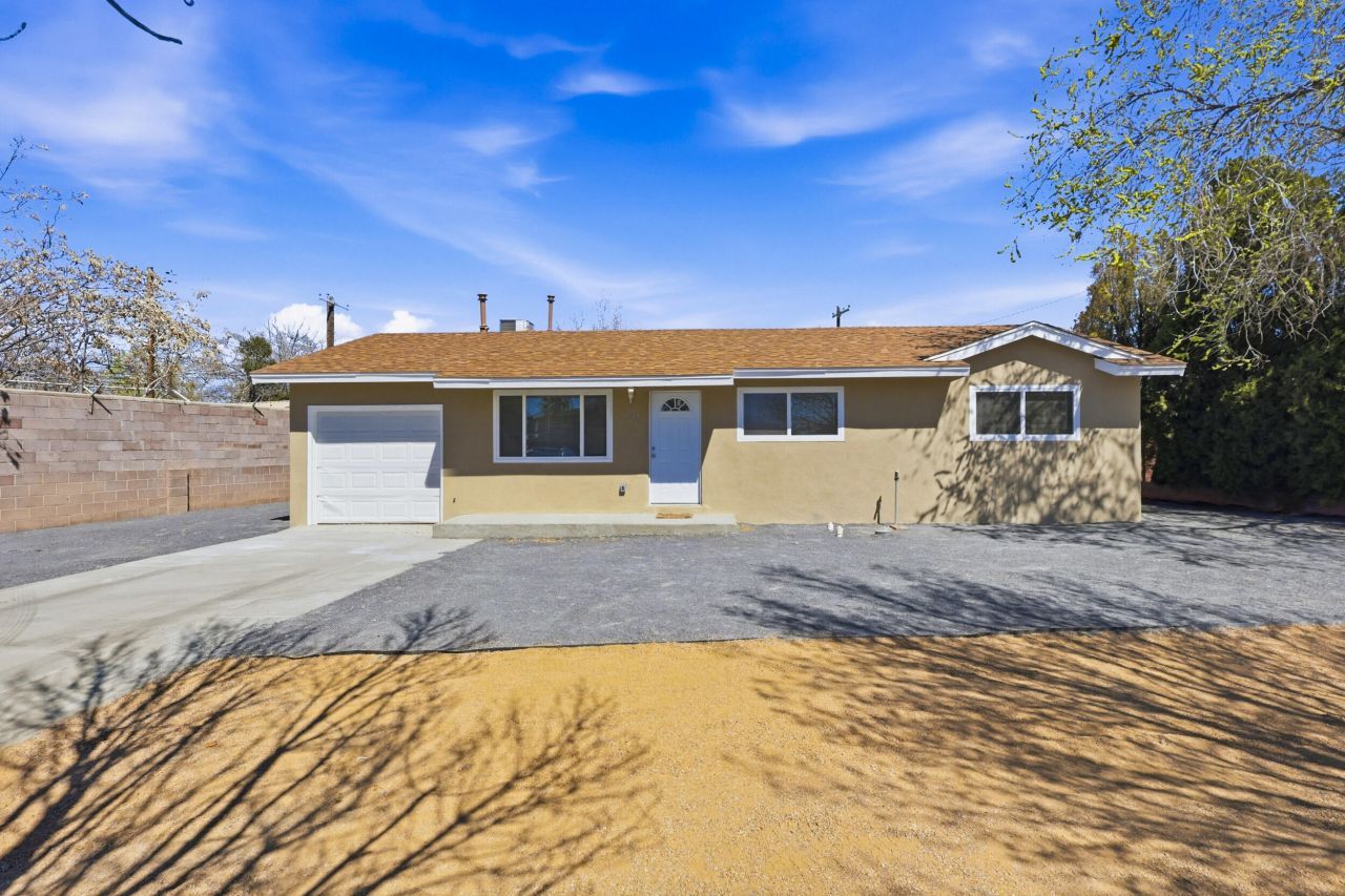3621 Comanche Road Ne, Albuquerque, NM 87110 Main Photo