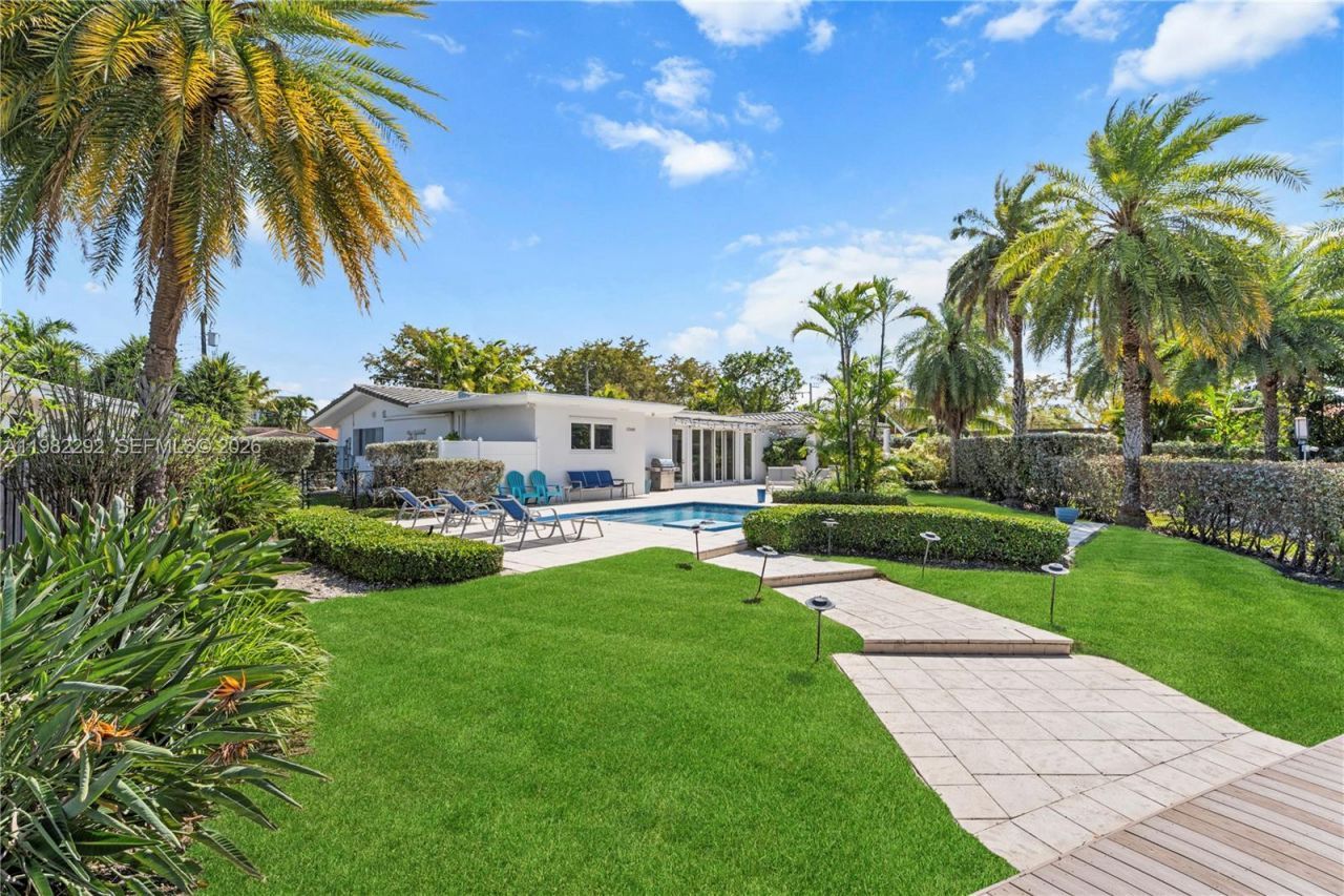 13000 Arch Creek Ter, North Miami, FL 33181 Photo