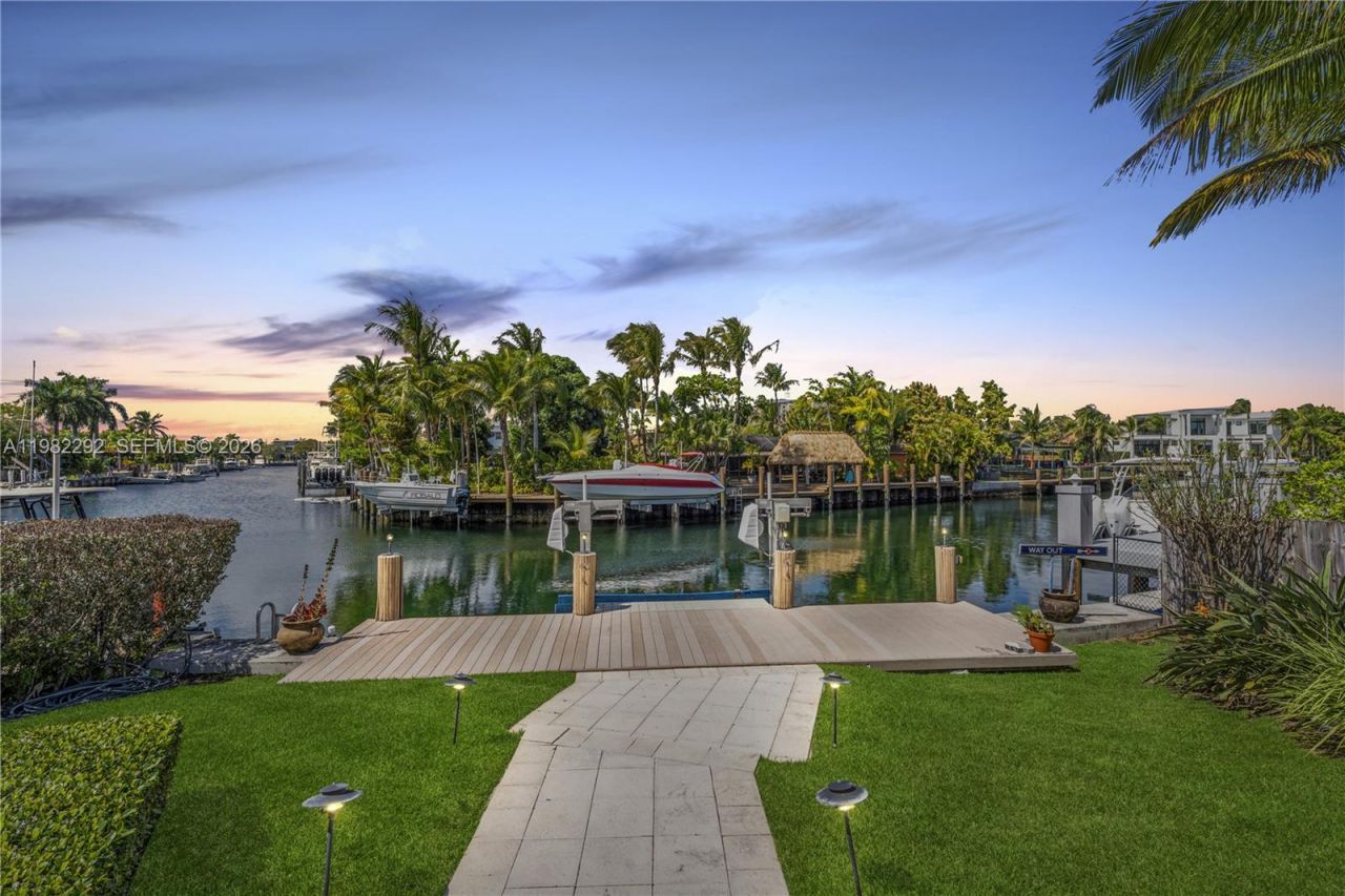 13000 Arch Creek Ter, North Miami, FL 33181 Photo