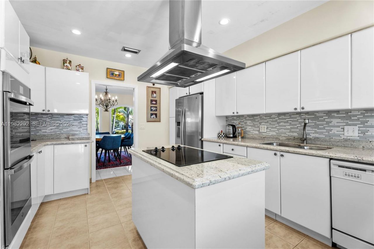 13000 Arch Creek Ter, North Miami, FL 33181 Photo