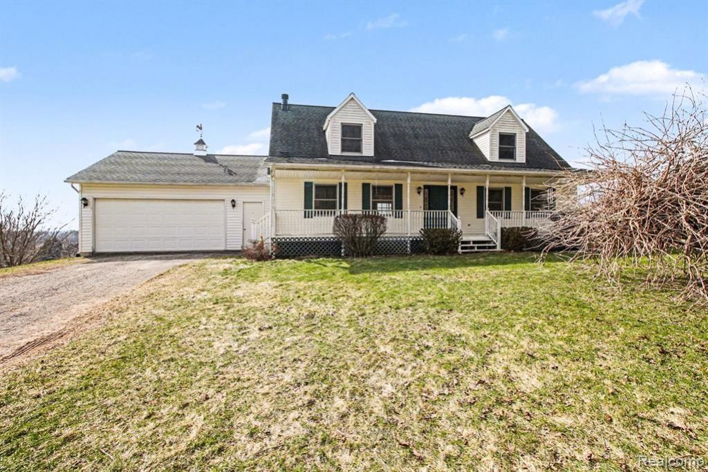 8806 Bergin Road, Hartland Township, MI 48843 Main Photo