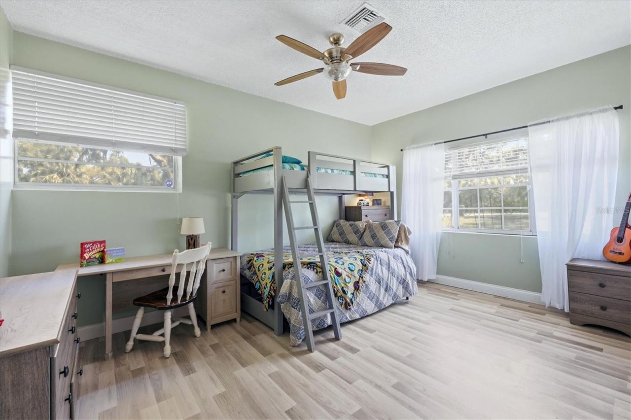 9811 28th Avenue E, Palmetto, FL 34221 Photo