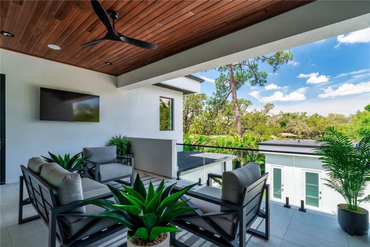 114 W Davis Boulevard, Tampa, FL 33606 Photo