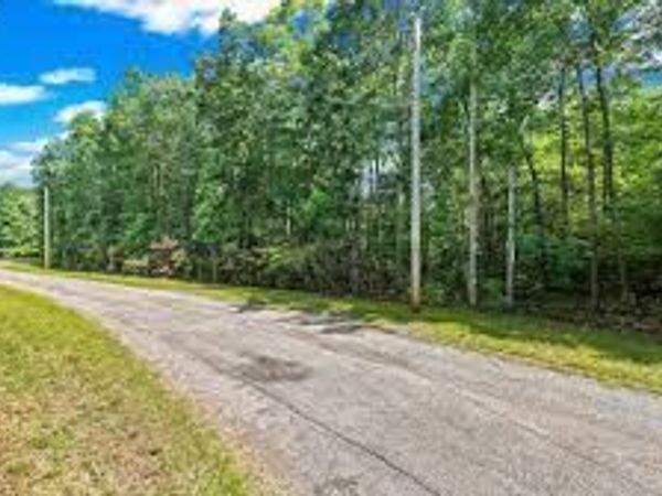 Little Place, Monterey, TN 38574