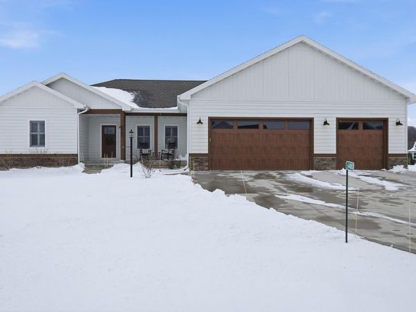 6480 Revere Pass, Deforest, WI 53532