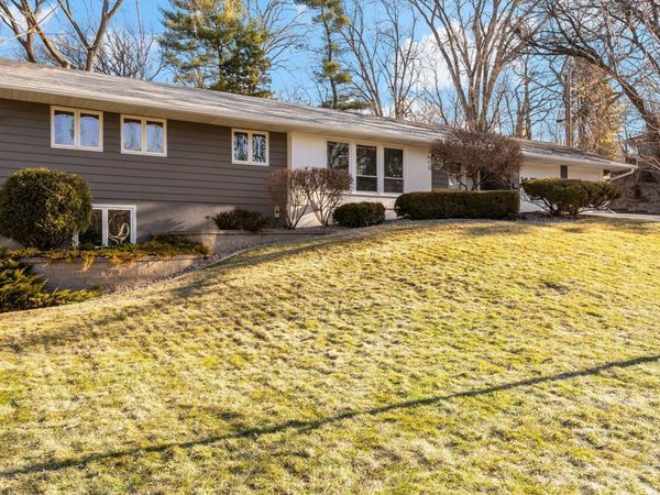 8134 Knoll Street N, Golden Valley, MN 55427