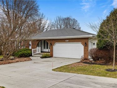 500 Elma Meadow Lane, Elma, NY 14059