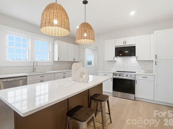 1212 Coddle Creek Highway , Mooresville, NC 28115