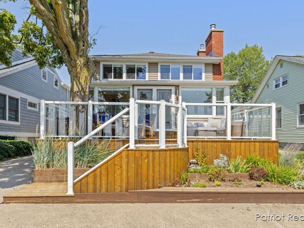 16631 Lakeview Street, Spring Lake, MI 49456