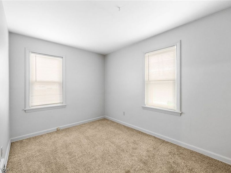 942 E 236th Street, Euclid, OH 44123 Photo 10