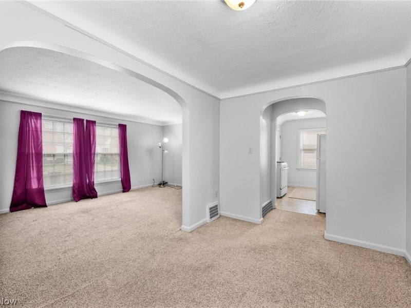 942 E 236th Street, Euclid, OH 44123 Photo 5