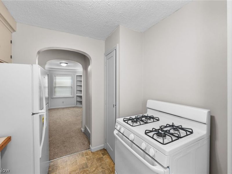 942 E 236th Street, Euclid, OH 44123 Photo 9