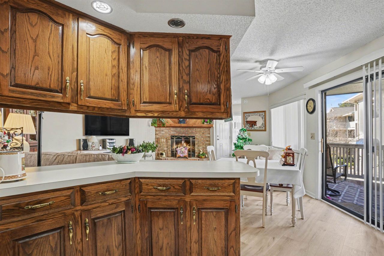 4242 Pinehurst Circle Photo 10