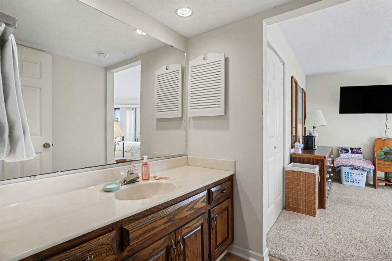 4242 Pinehurst Circle Photo 13