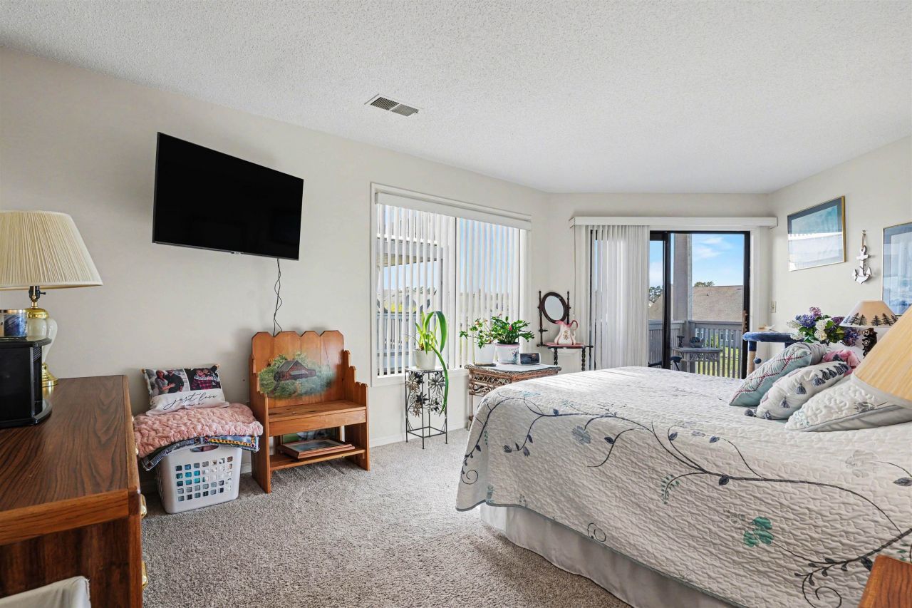 4242 Pinehurst Circle Photo 16