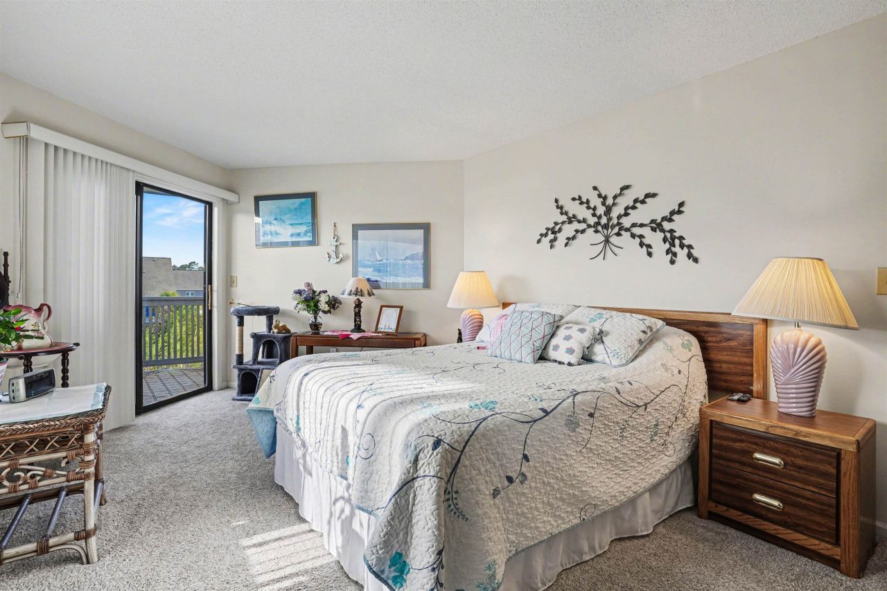 4242 Pinehurst Circle Photo 17