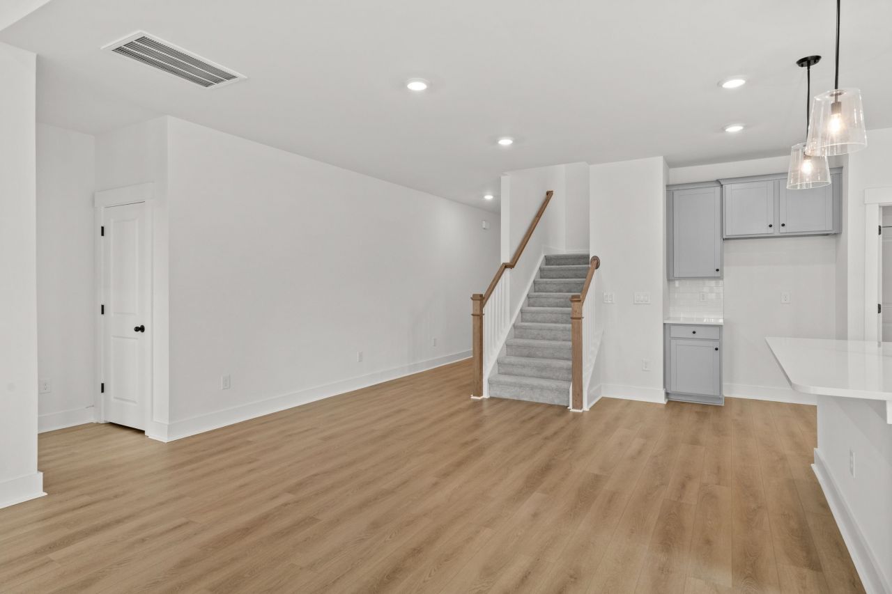 239 Letha Dr Photo 5