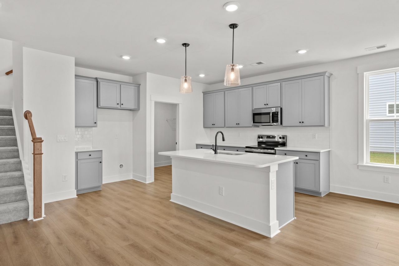 239 Letha Dr Photo 6