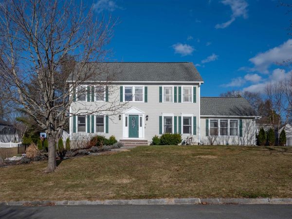 4 Chelsea Court, Nashua, NH 03062