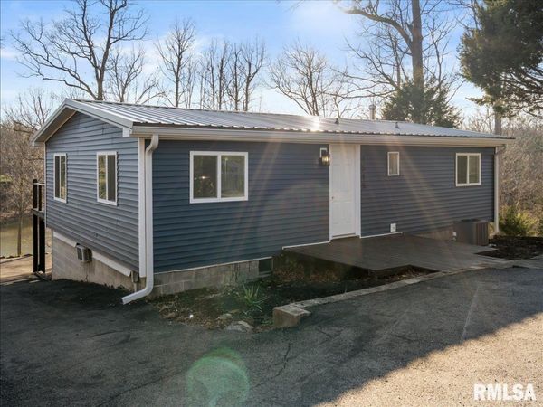 1515 Lake Shore Drive South, Goreville, IL 62939