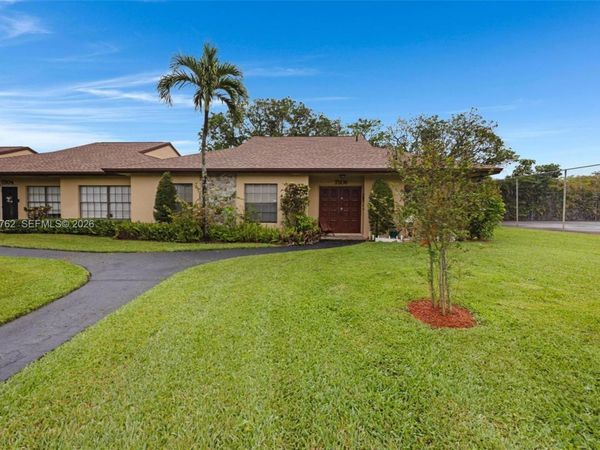 7506 SW 26th Ct , Unit 10, Davie, FL 33314