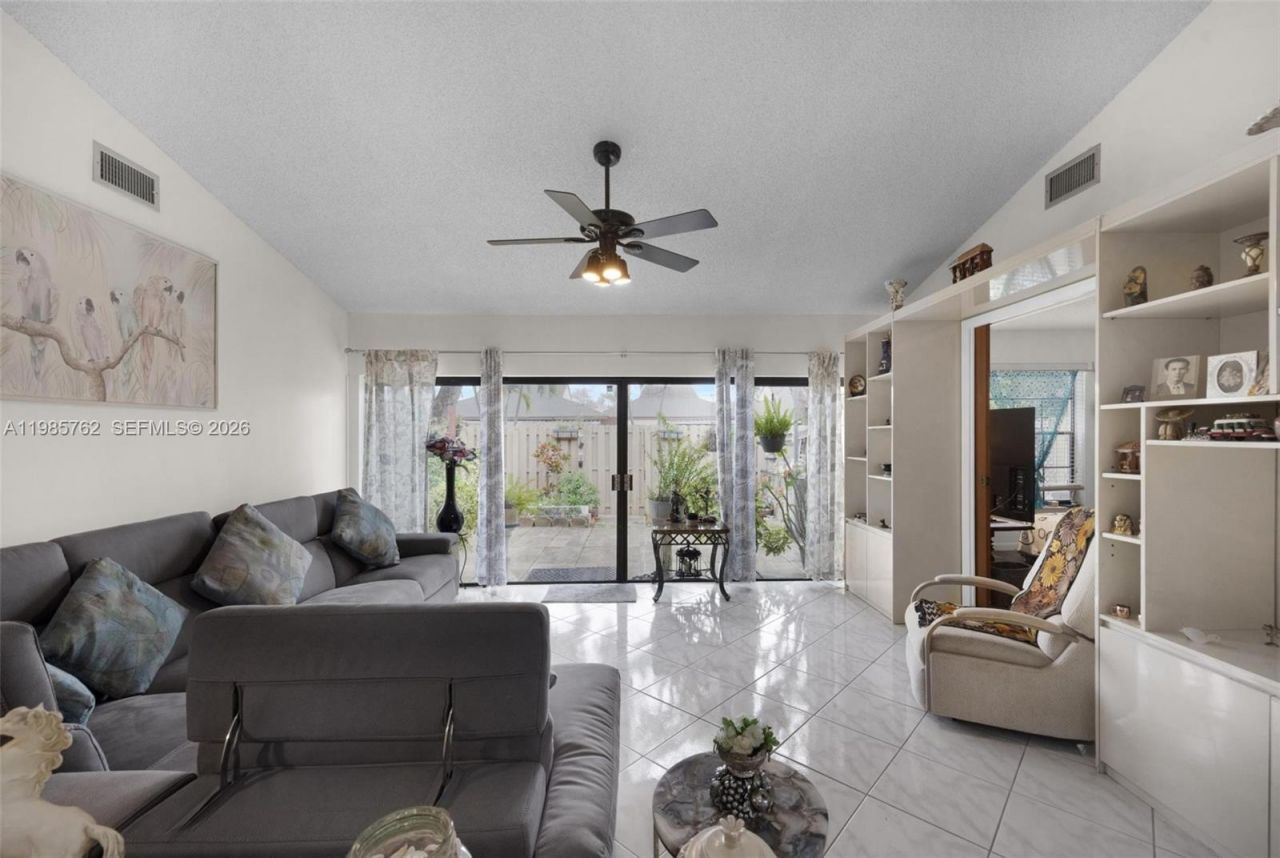 7506 SW 26th Ct , Unit 10, Davie, FL 33314 Photo