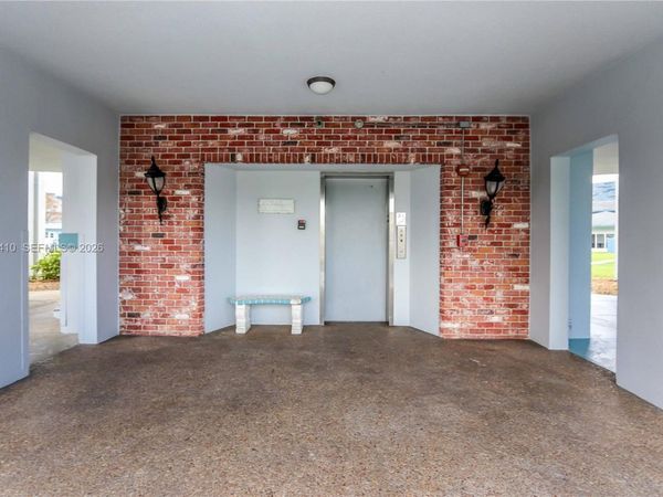 2223 Park Ln , Unit 306, Hollywood, FL 33021