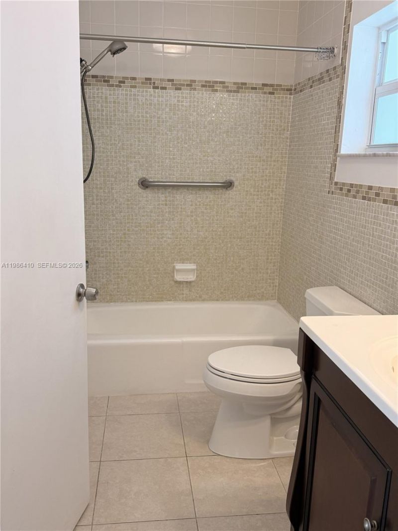 2223 Park Ln , Unit 306, Hollywood, FL 33021 Photo