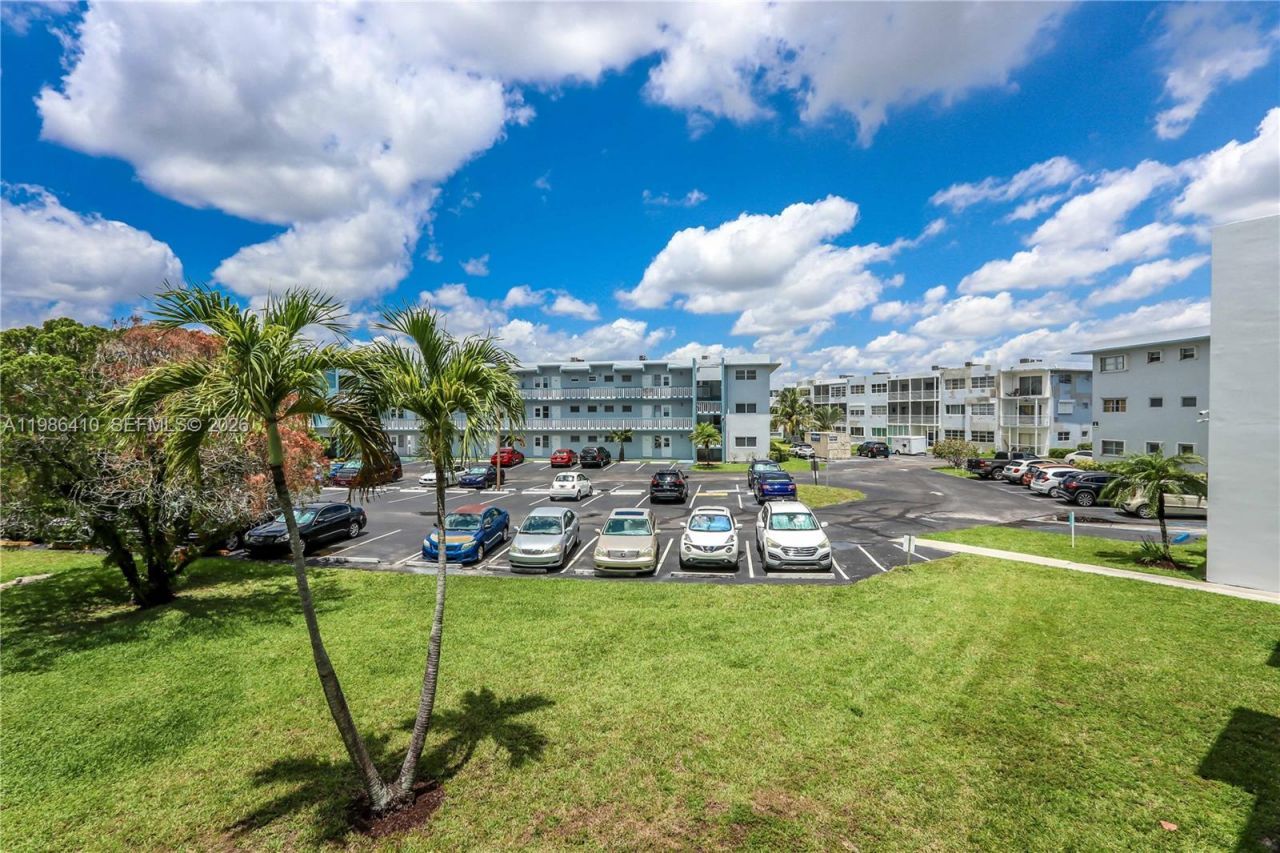 2223 Park Ln , Unit 306, Hollywood, FL 33021 Photo